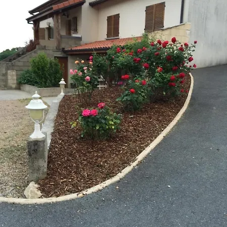 Spacieux Appartement 110M2 Avec Terrasse Privative Beauregard-Vendon Exterior photo