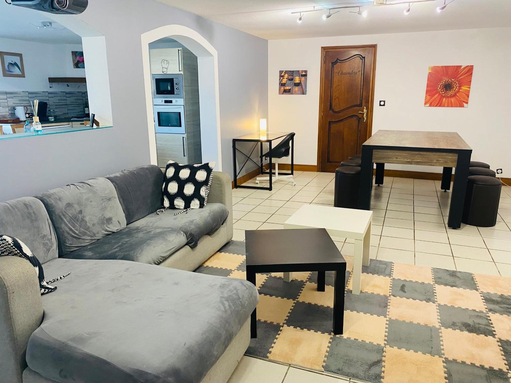 Spacieux 110m2 Avec Terrasse Privative Beauregard-Vendon